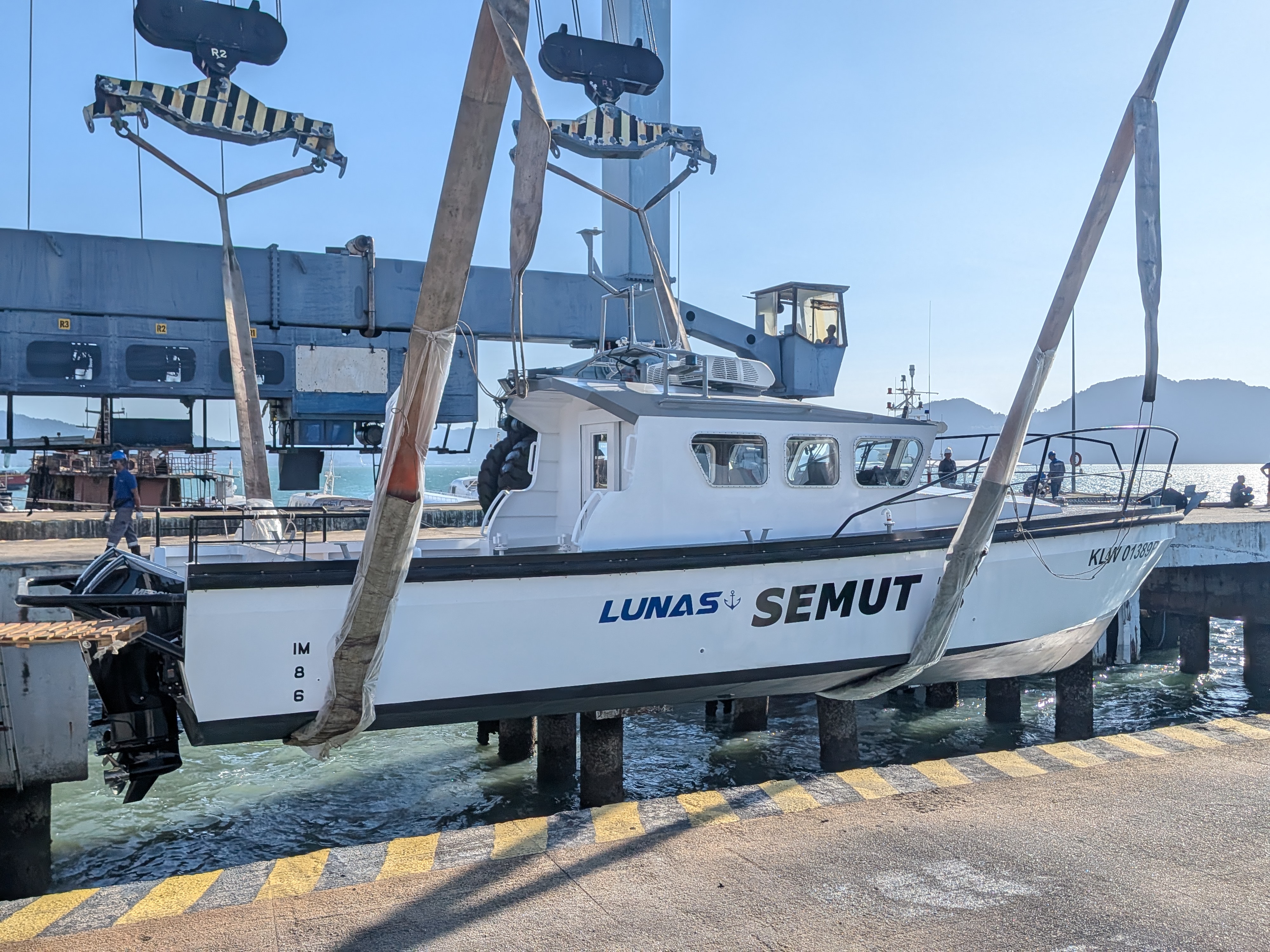 LUNAS Shipyard Hero